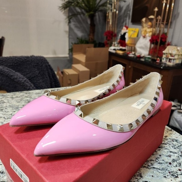 NEW Valentino Garavani Rockstud Patent Barbie Pink Leather Flats Size 38.5 - Picture 2 of 12